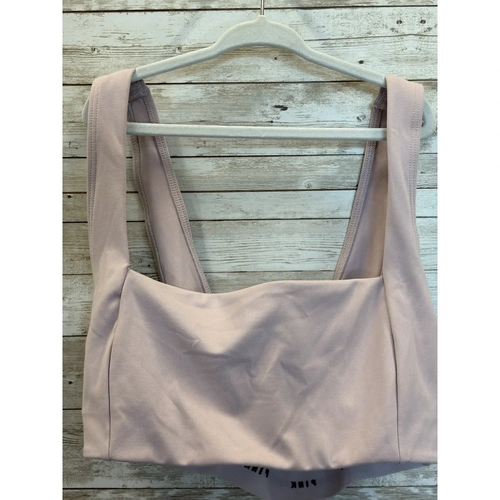 NWT Victoria's Secret‎ PINK Size M Lavender Ultimate Lightly Lined Sports Bra